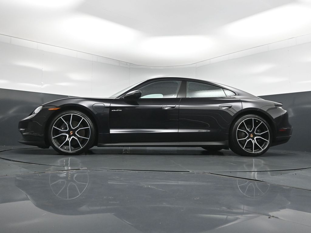 2025 Porsche Taycan Base - Photo 25