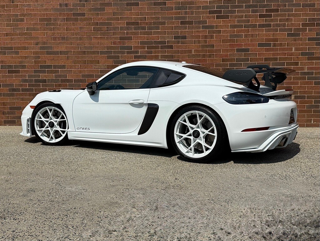 2024 Porsche Cayman GT4 RS photo 3