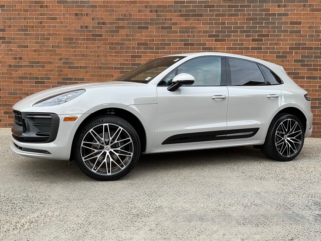 2026 Porsche Macan Base