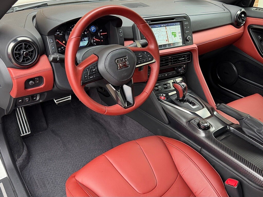 2024 Nissan GT-R Premium photo 4