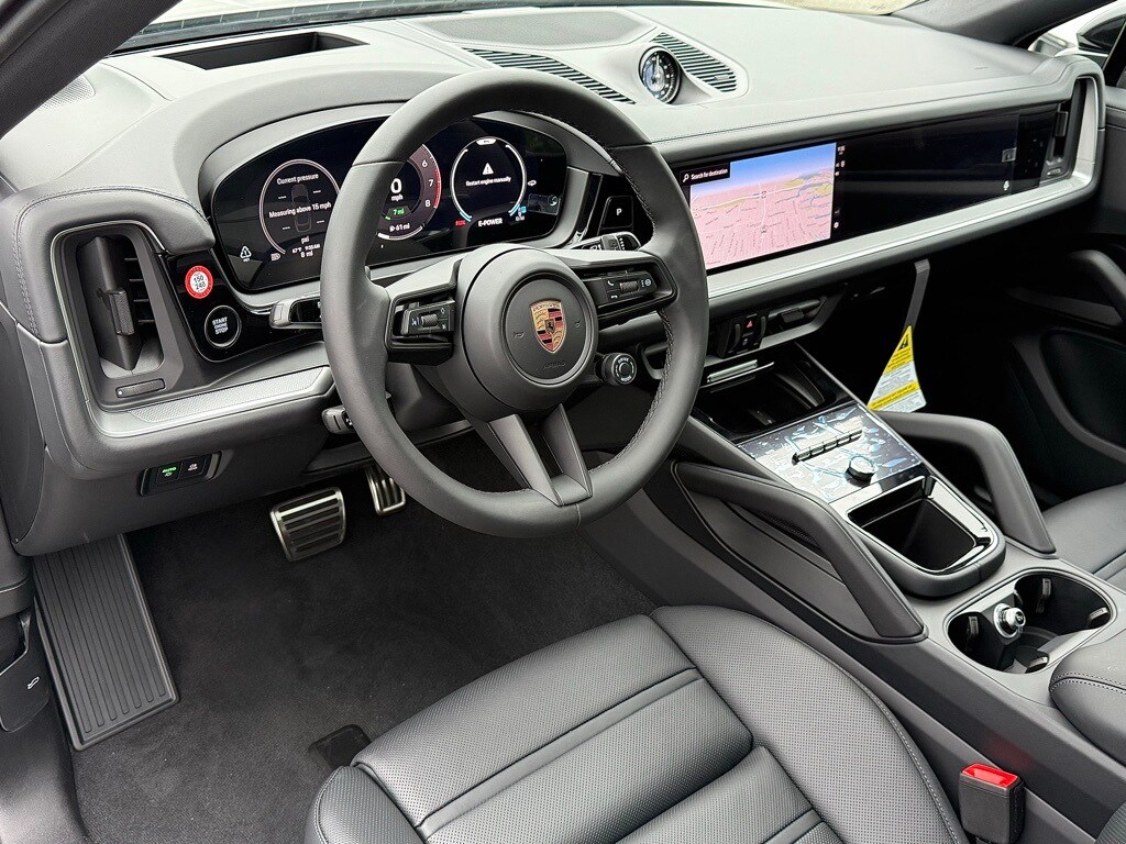 2025 Porsche Cayenne E-Hybrid Coupe photo 4
