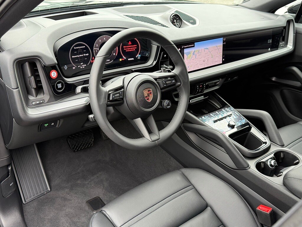 2025 Porsche Cayenne Coupe photo 4