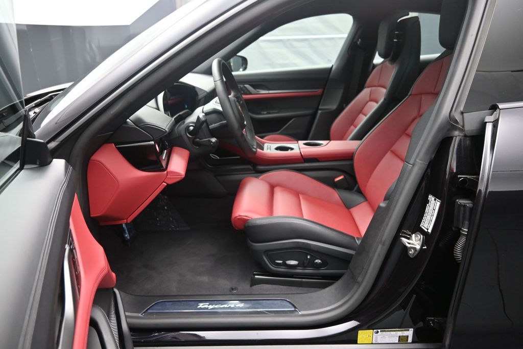 2025 Porsche Taycan Base - Photo 8