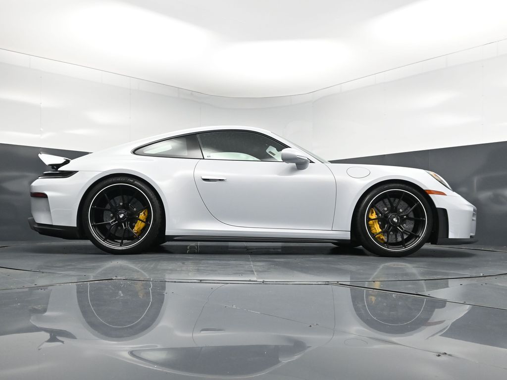 2025 Porsche 911 GT3 - Photo 25