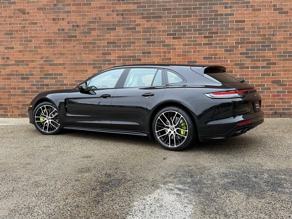 2022 Porsche Panamera E-Hybrid Sport Turismo 4 photo 3
