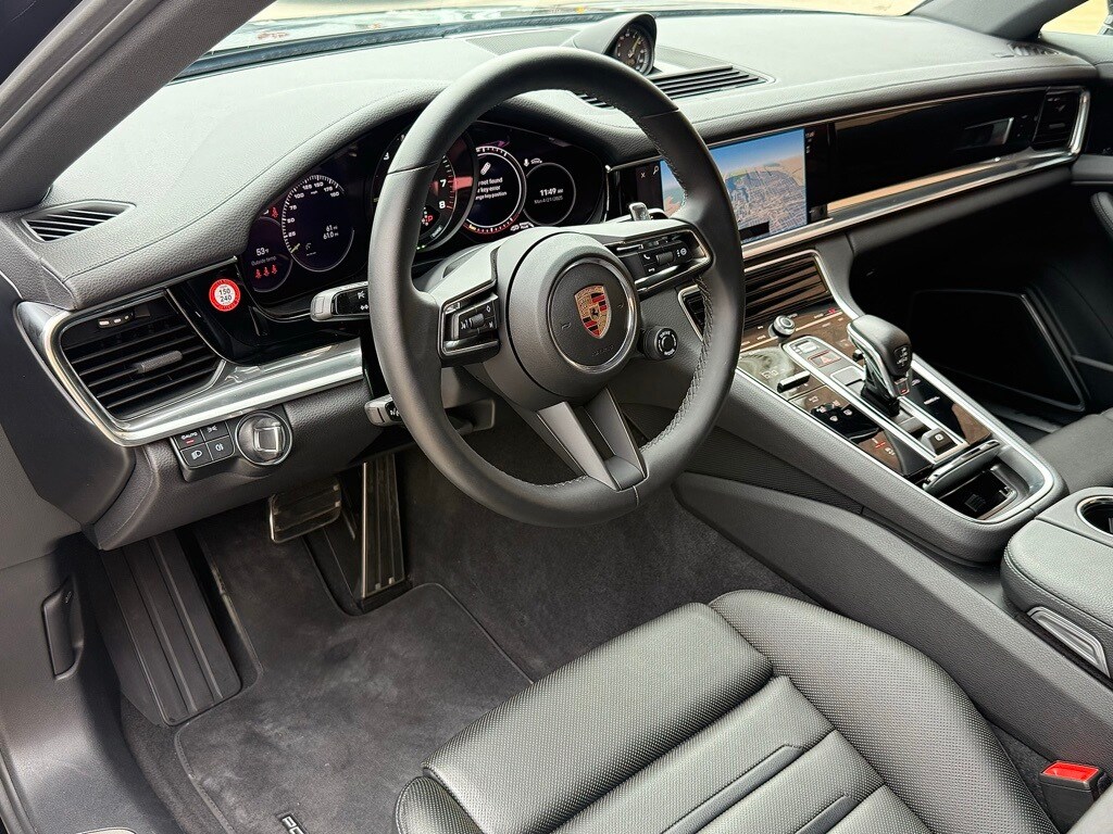 2023 Porsche Panamera E-Hybrid 4 photo 4