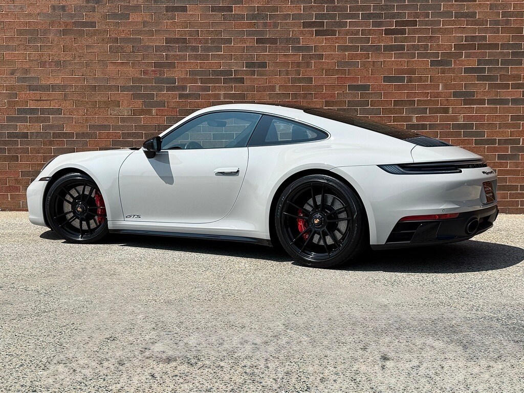 2024 Porsche 911 GTS photo 3