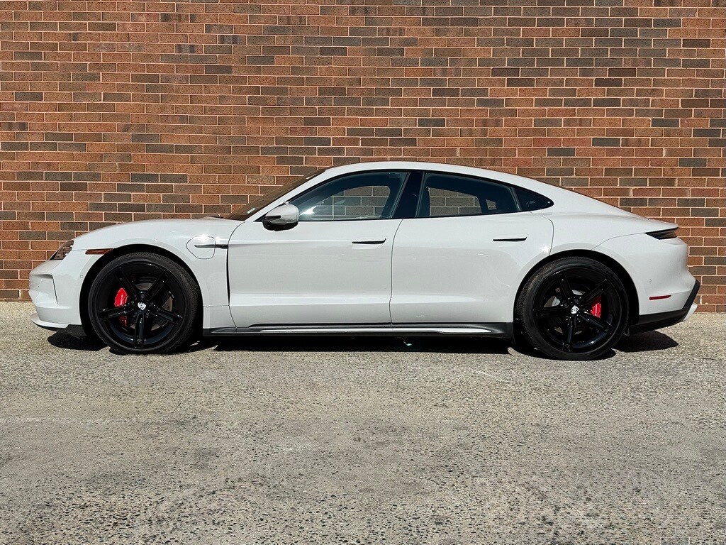 2025 Porsche Taycan 4S photo 2