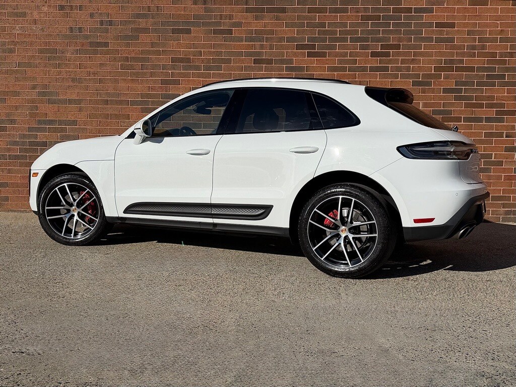2024 Porsche Macan S photo 3
