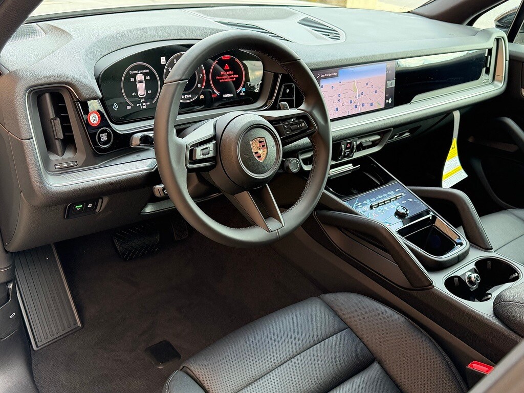 2026 Porsche Cayenne photo 4