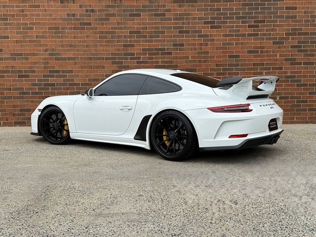 2018 Porsche 911 GT3 photo 3