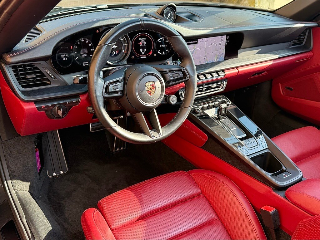 2022 Porsche 911 GTS Cabriolet photo 4