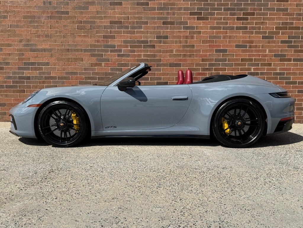 2023 Porsche 911 photo 2