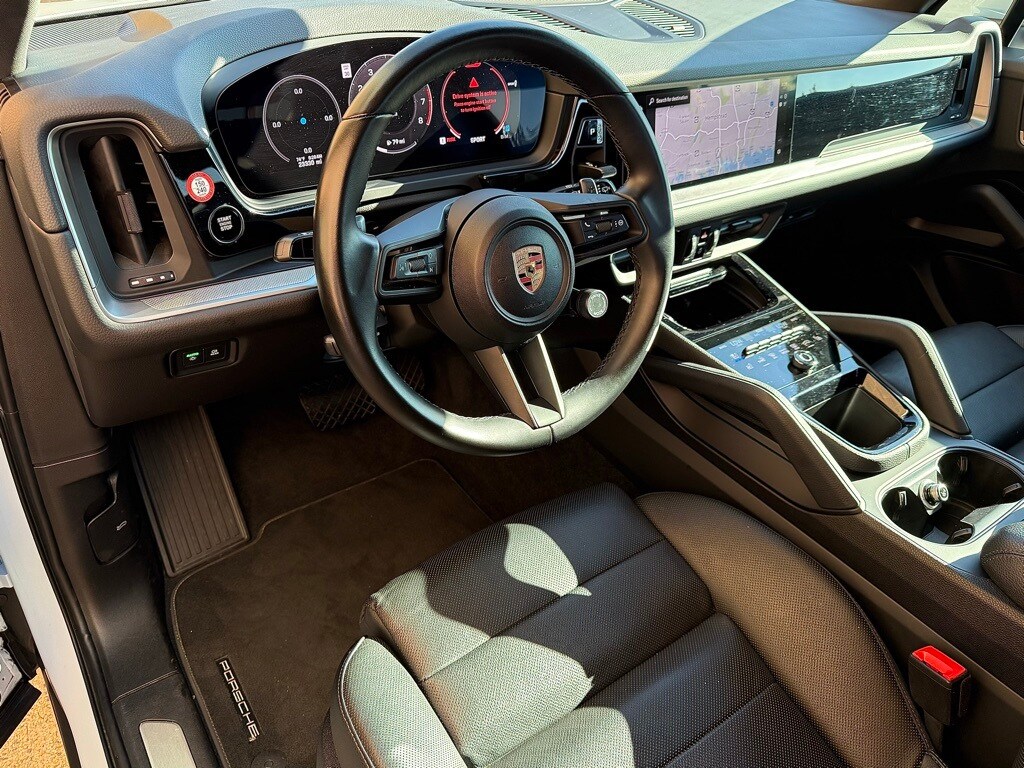 2024 Porsche Cayenne photo 4