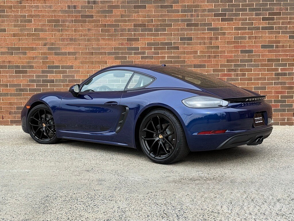 2024 Porsche Cayman S photo 3