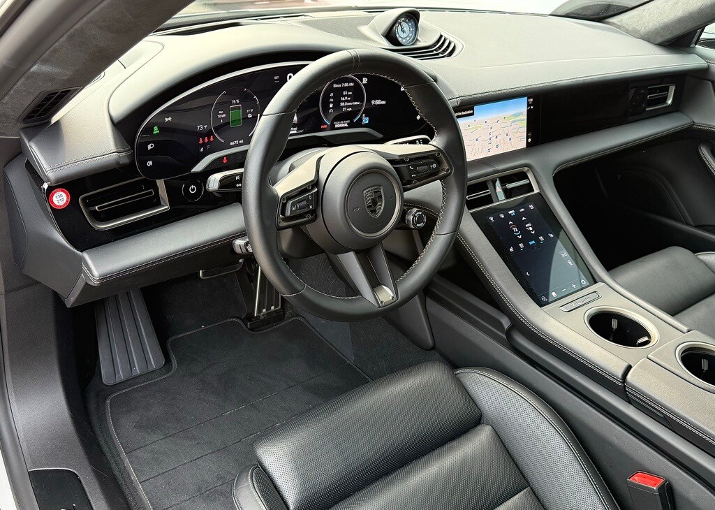 2025 Porsche Taycan Turbo photo 4
