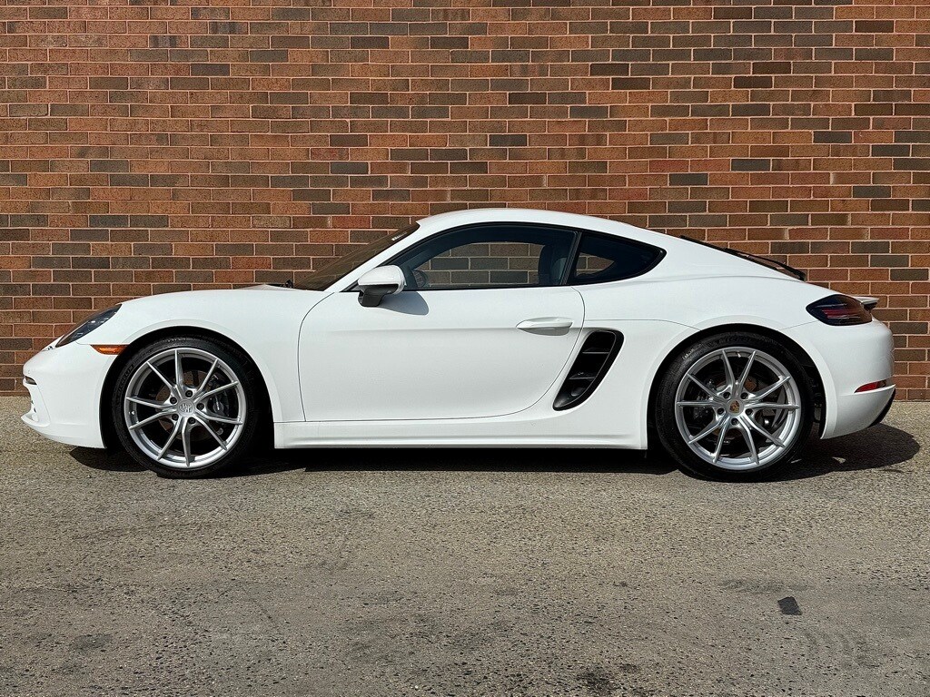 2024 Porsche Cayman S photo 2
