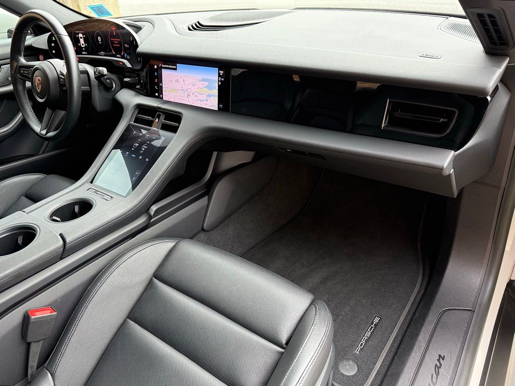 2024 Porsche Taycan Base - Photo 20
