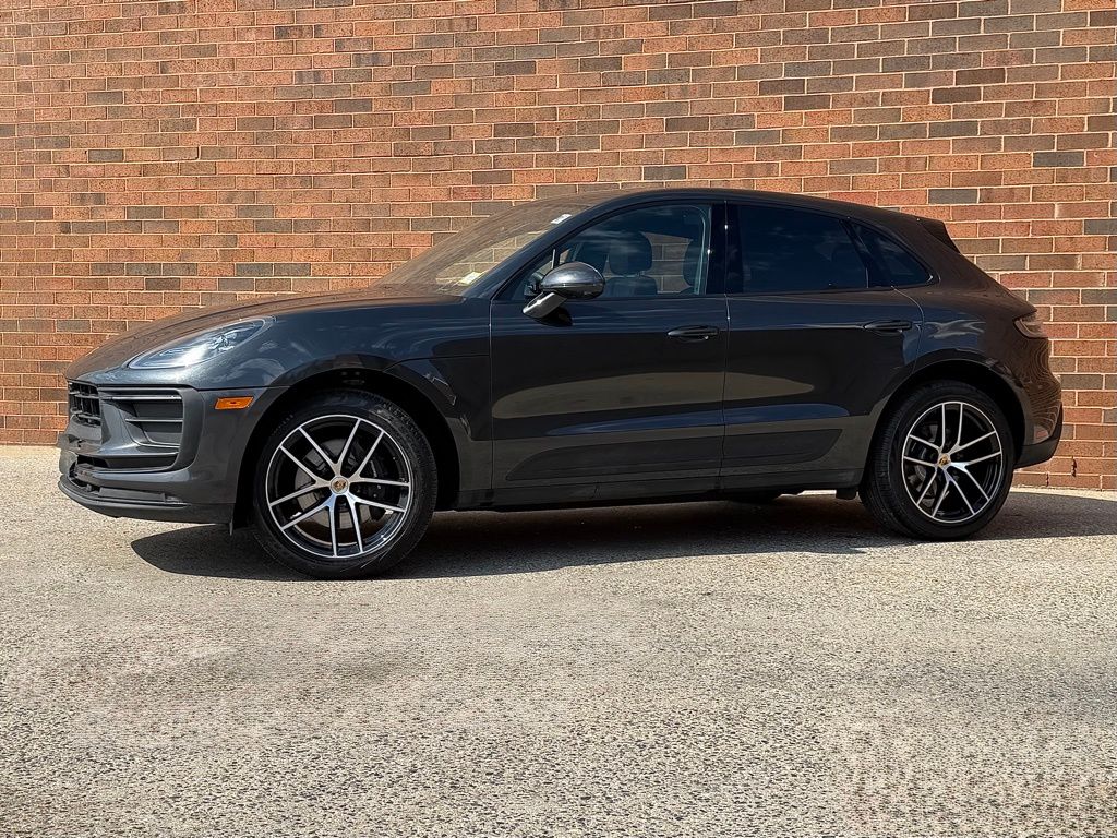 2025 Porsche Macan's photo