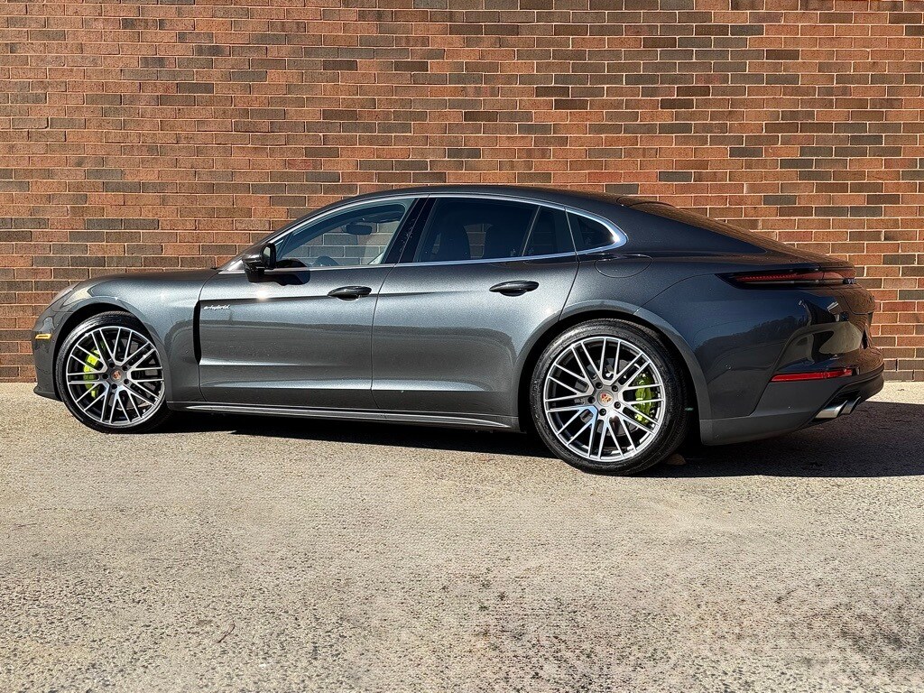 2025 Porsche Panamera E-Hybrid 4S photo 3