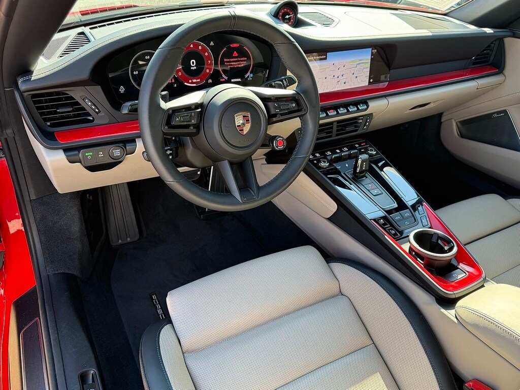 2025 Porsche 911 photo 4