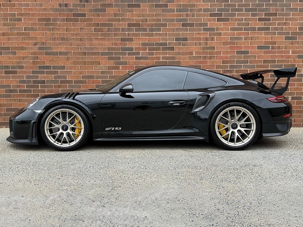 2018 Porsche 911 GT2 RS photo 2