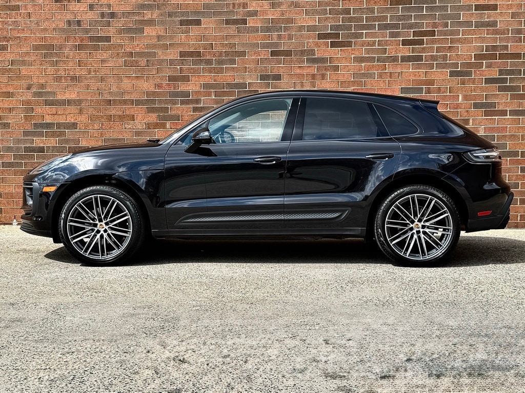 Certified 2024 Porsche Macan Base with VIN WP1AA2A51RLB00612 for sale in Freeport, NY
