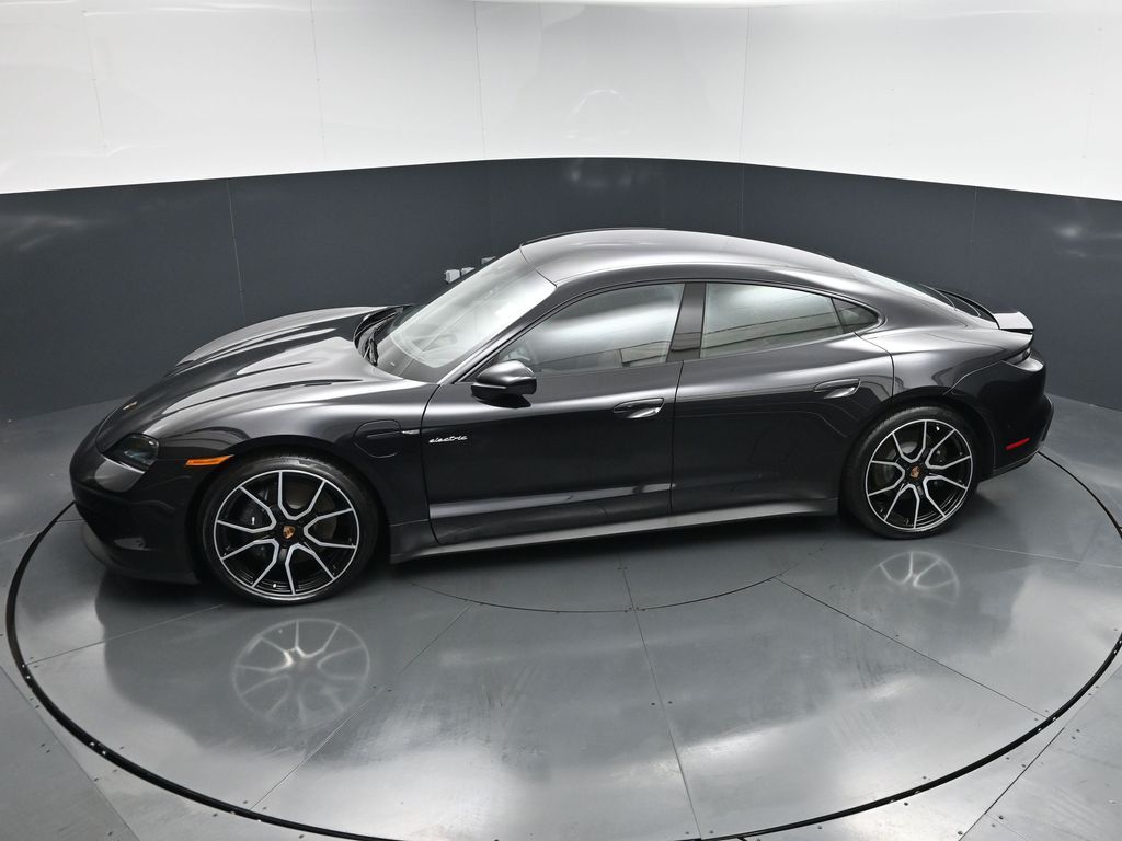 2025 Porsche Taycan Base - Photo 17