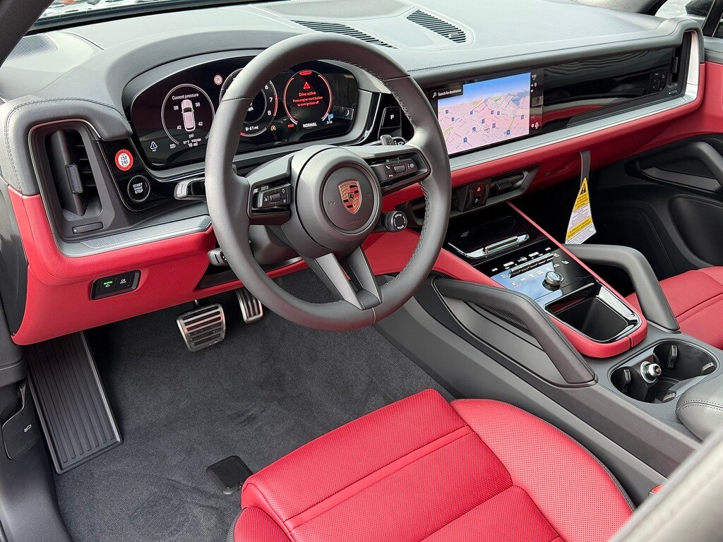 2026 Porsche Cayenne Coupe photo 3