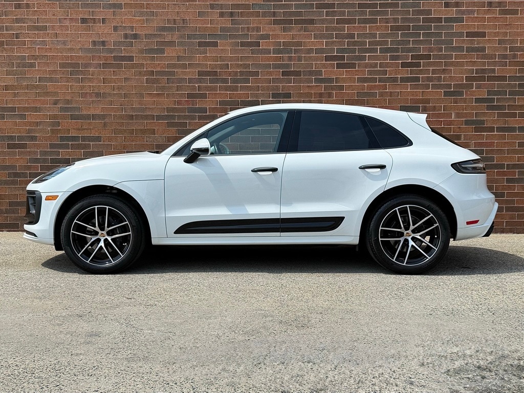 Certified 2024 Porsche Macan Base with VIN WP1AA2A5XRLB04139 for sale in Freeport, NY