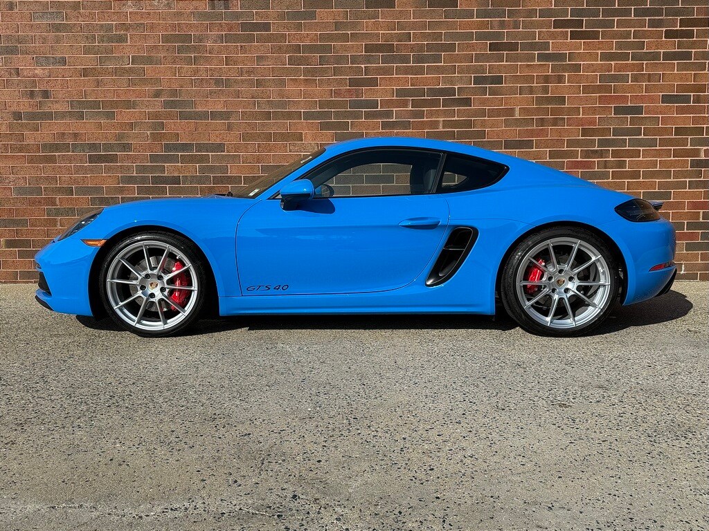 2025 Porsche Cayman GTS 4.0 photo 2