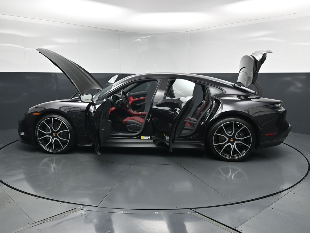 2025 Porsche Taycan Base - Photo 34