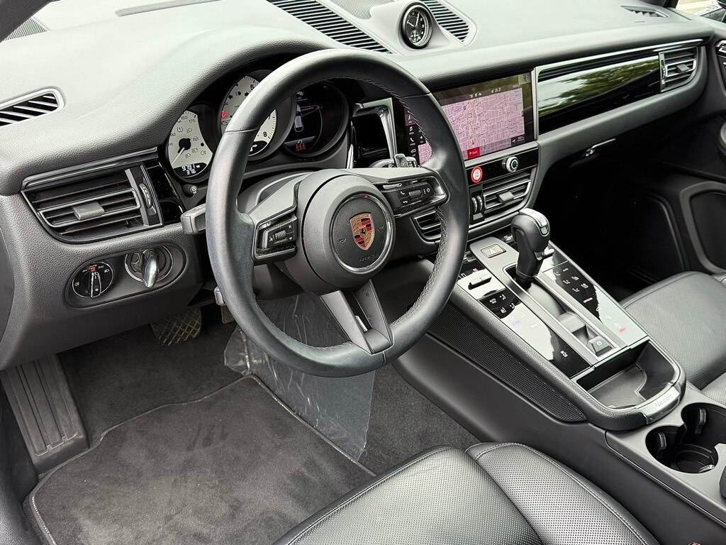 2024 Porsche Macan S photo 4