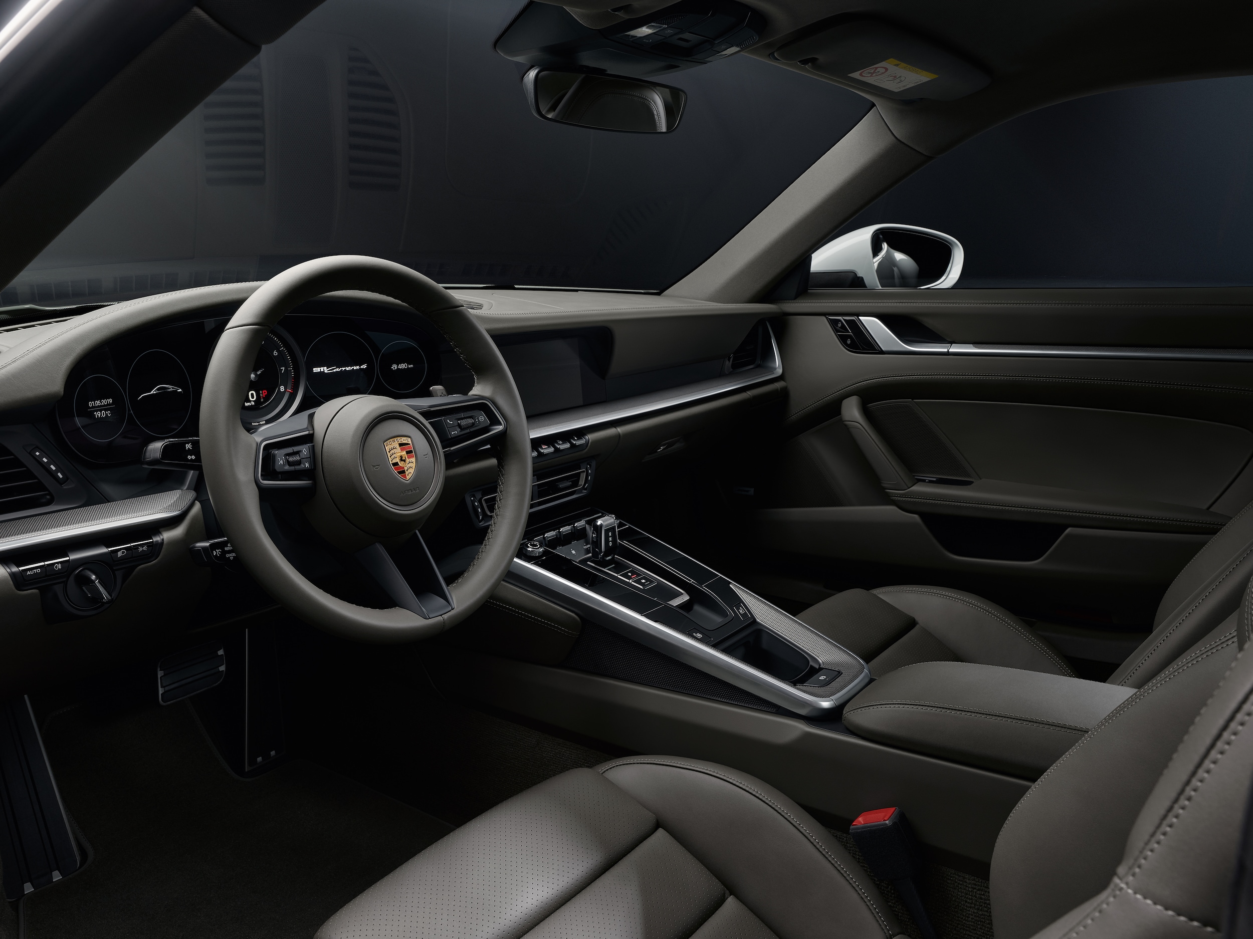 Porsche 911 Carrera interior and technology