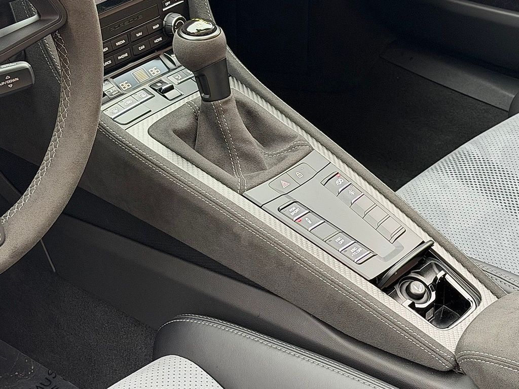 2024 Porsche 718 Spyder RS - Photo 16