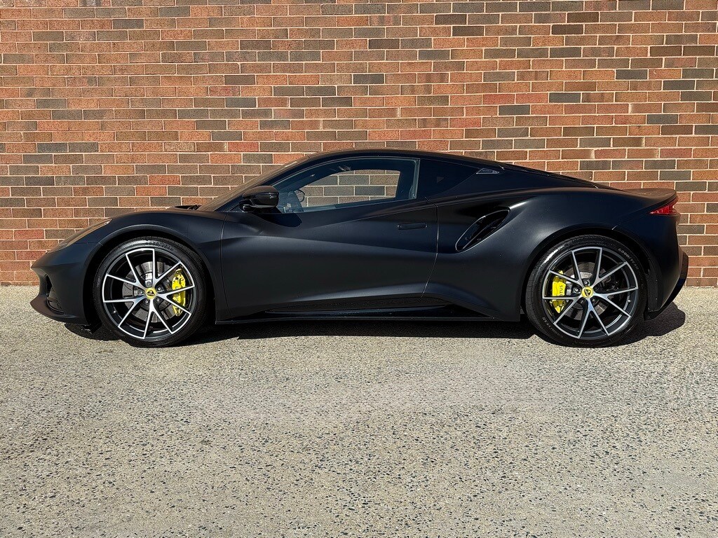 2024 Lotus Emira First Edition photo 2