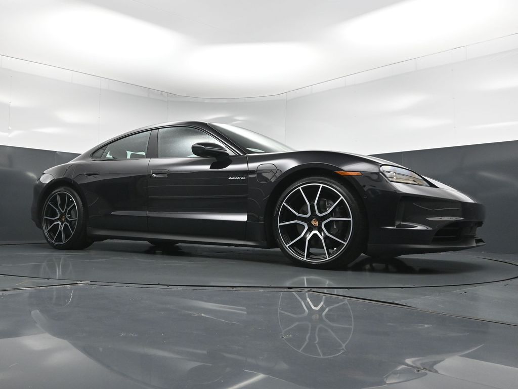 2025 Porsche Taycan Base - Photo 30