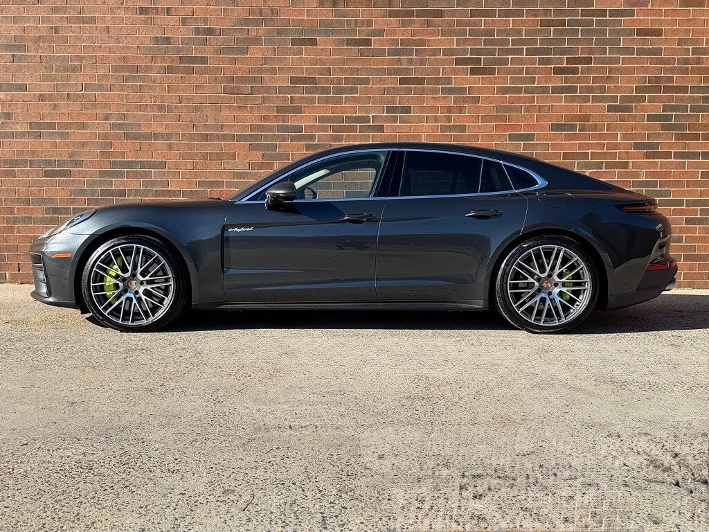 2025 Porsche Panamera E-Hybrid 4S photo 2