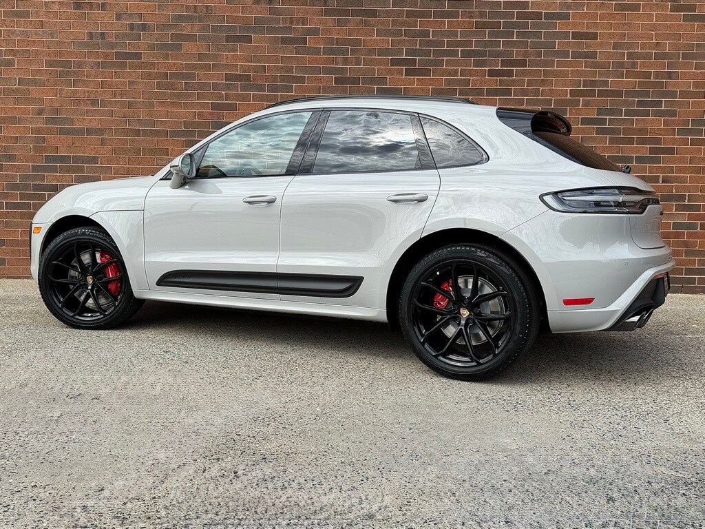 2026 Porsche Macan GTS photo 3