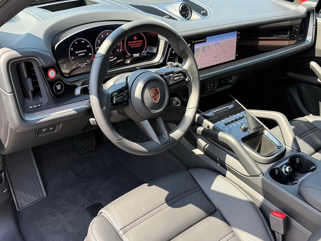 2025 Porsche Cayenne E-Hybrid Coupe photo 4