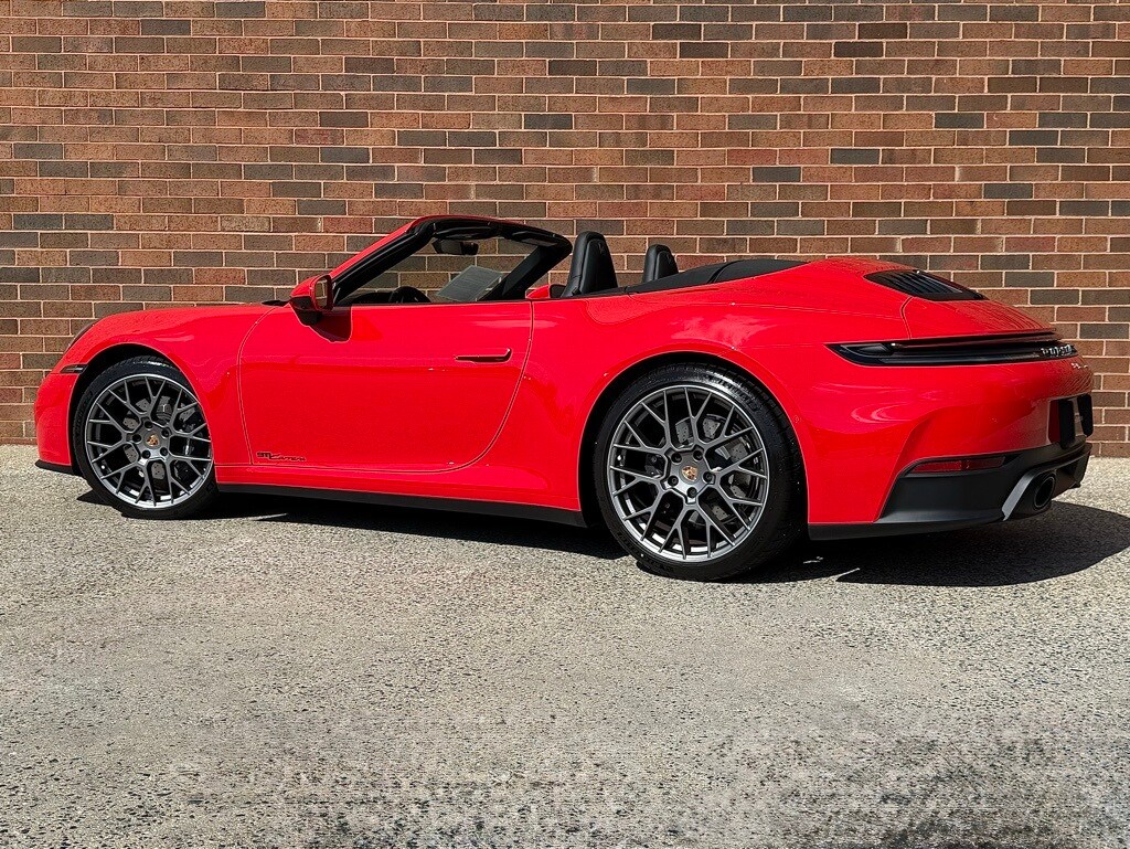 2025 Porsche 911 photo 3