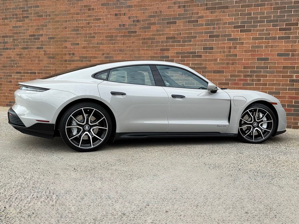 2024 Porsche Taycan Base - Photo 7