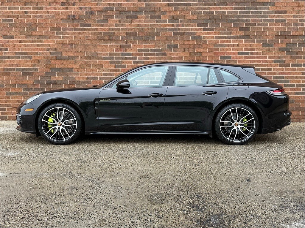 2022 Porsche Panamera E-Hybrid Sport Turismo 4 photo 2