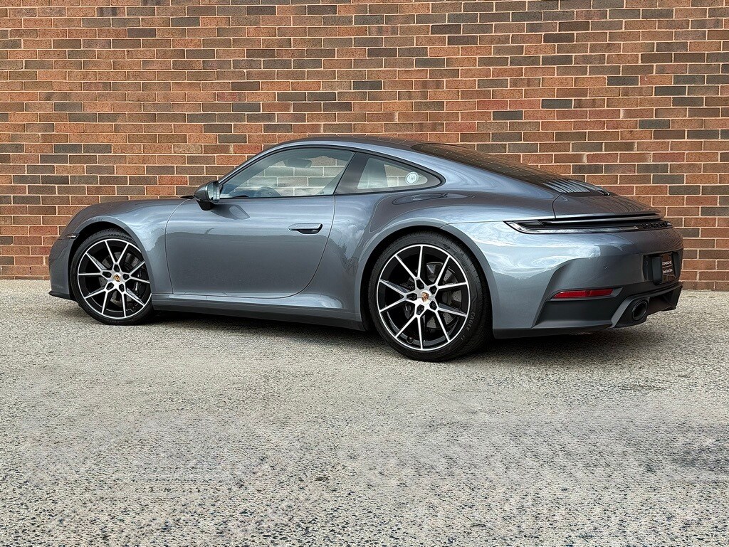 2025 Porsche 911 T photo 3