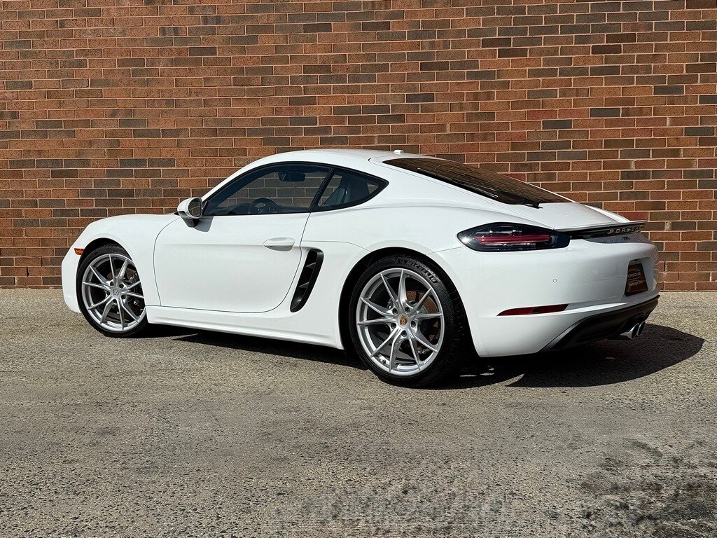 2024 Porsche Cayman S photo 3