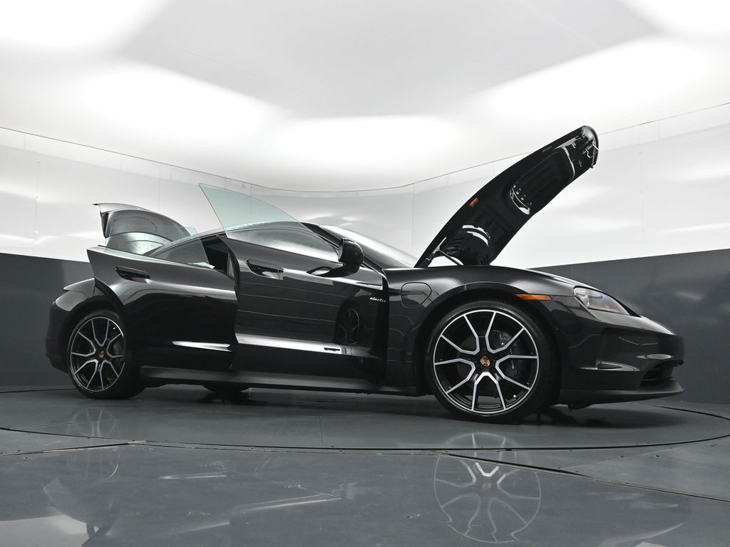 2025 Porsche Taycan Base - Photo 36