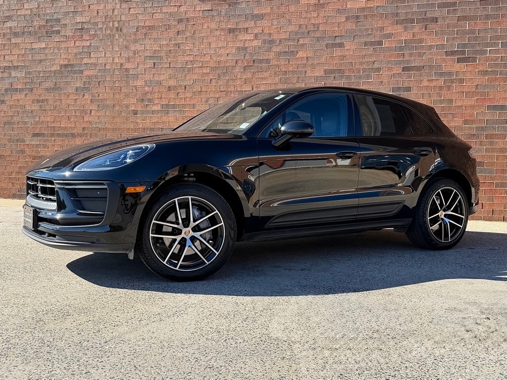 2023 Porsche Macan Base