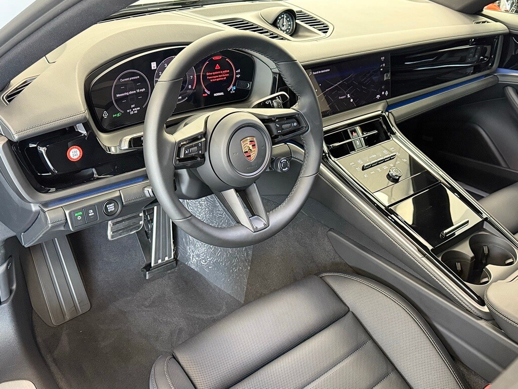 2025 Porsche Panamera 4 photo 4