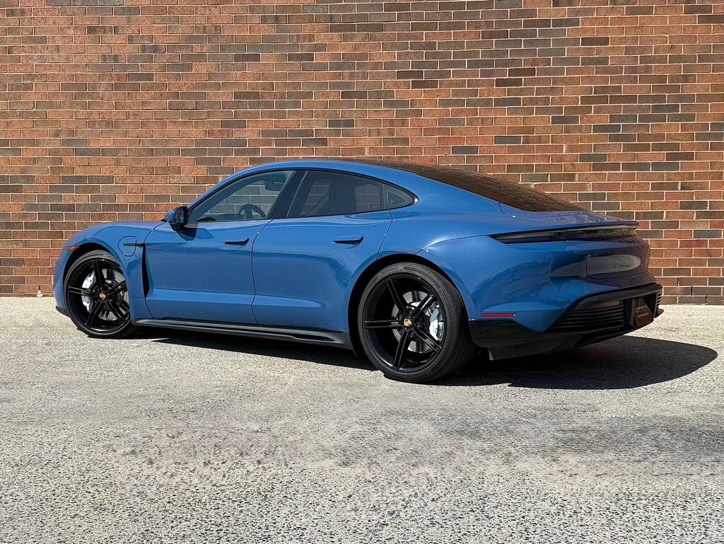 2024 Porsche Taycan 4S photo 3