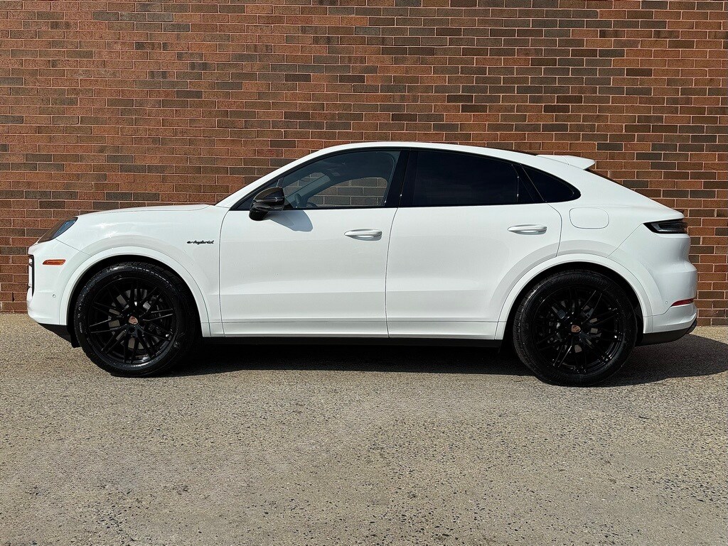 2026 Porsche Cayenne E-Hybrid Coupe photo 2